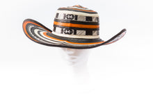 Cargar imagen en el visor de la galería, Sombrero Vueltiao café y naranja 19 vueltas
