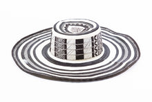 Cargar imagen en el visor de la galería, Sombrero Vueltiao Tradicional 19 Vueltas
